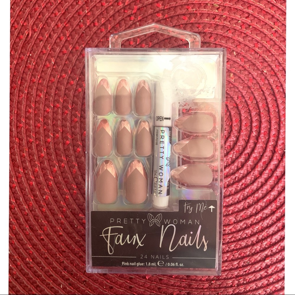 Gorgeous Rose Gold Faux Nails! 💅